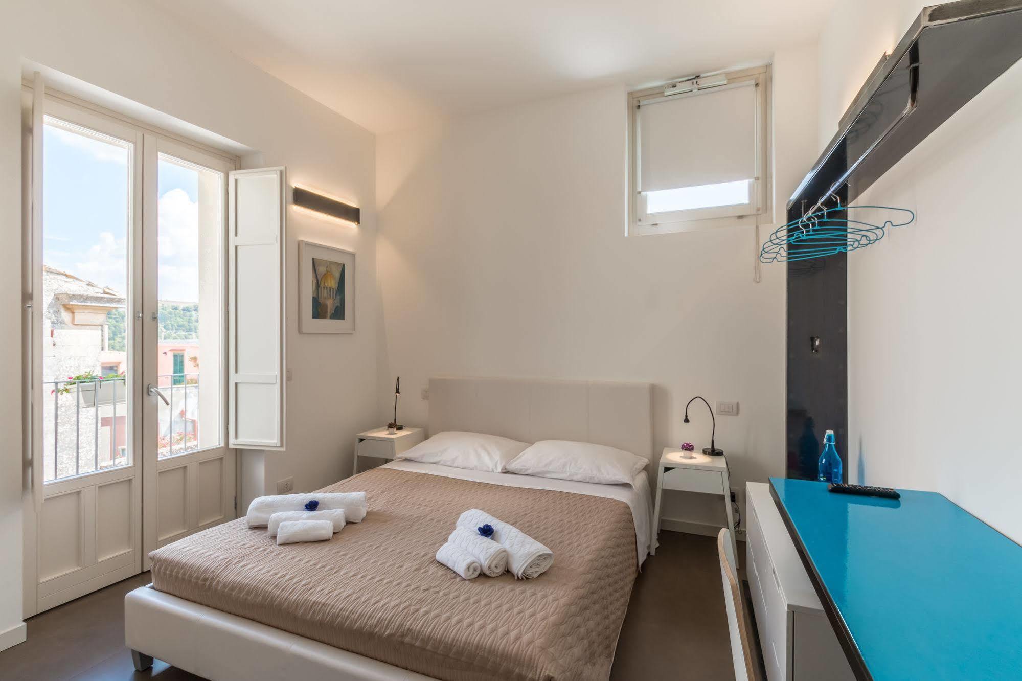 Terrazza Dei Sogni Bed & Breakfast Рагуза Екстериор снимка