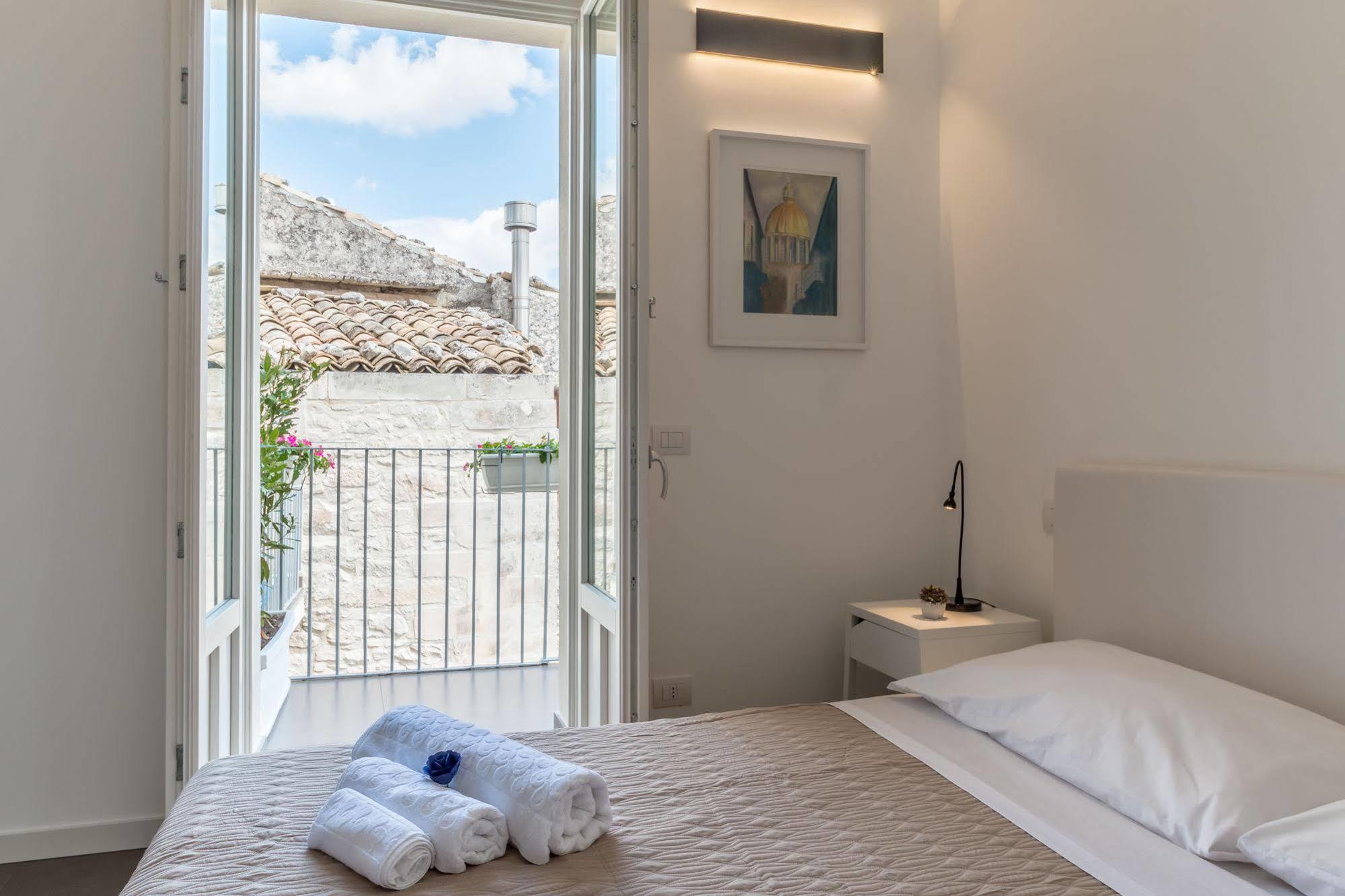 Terrazza Dei Sogni Bed & Breakfast Рагуза Екстериор снимка